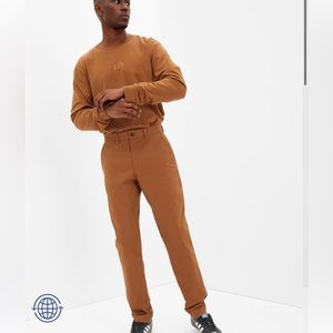 GapFlex Essential Khakis in Straight Taper with Washwell